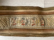 ancienne tapisserie/ entourage/5 parties brodées sur soie: 275cmX16cm ( G 79)