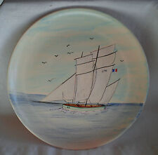 Saint Pair sur Mer: Assiette en faïence  " la Granvillaise " Bisquine 