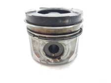 131010R090 piston TOYOTA VERSO
