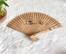 Éventail En Bois Peint À La