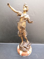 Statue début XXe régule Gloire signée Rousseau hauteur 36,5 cms