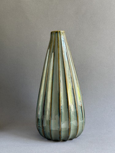 Vase signé ctz style art - signé,