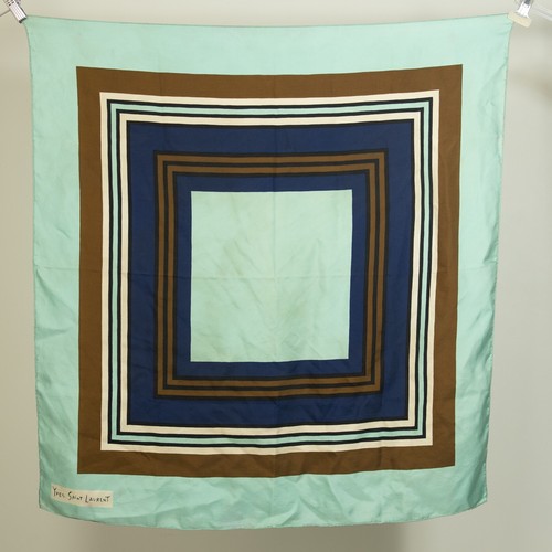 Foulard carré soie - soie, saint
