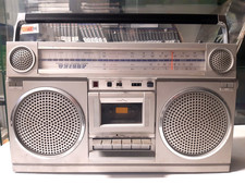 Ghettoblaster UNISEF Model