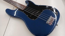 Guitare basse électrique