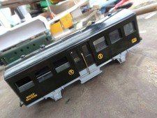 LR Rare voiture de banlieue  sans accident ni boite en bakélite et tôle