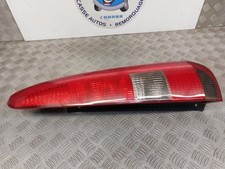 Feu arriere principal droit