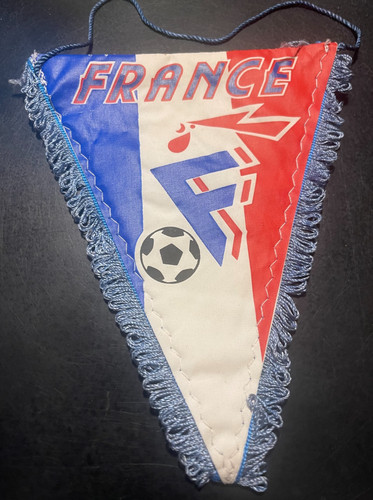 Ancien fanion ecusson football - ancien,