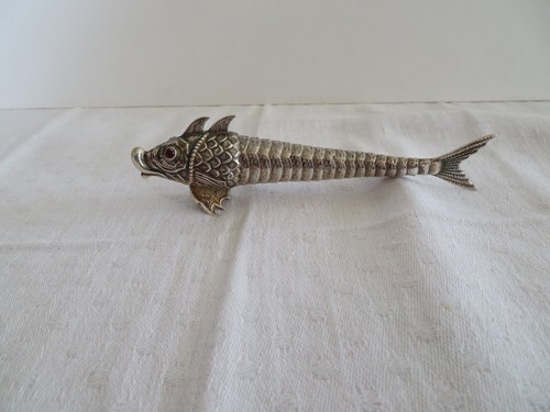 Grand poisson articulé - poisson,
