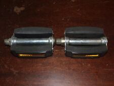 Paire de pédales WECO ( 9,3 x 7,4 cm )