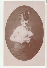 FEMME Seins nus  REPRODUCTION