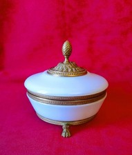 Bonbonnière opaline