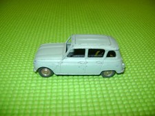 DINKY TOYS 100 RENAULT 4L JUNIOR