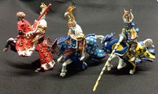 PAPO LOT DE 03 FIGURINES CHEVALIERS DU MOYEN-AGE N°4
