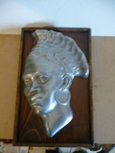 Bas relief téte africaine - relief,