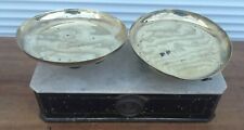 Ancienne balance avec 2 plateaux Socle en bois Marbre Cuivre et laiton 