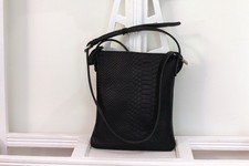 Sac homme "Mona" en cuir italien luxe, compact et élégant, bandoulière ajustable