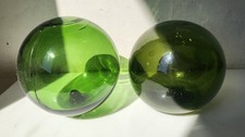 2 ANCIENNE BOULE signe FLOTTEUR PECHE VERRE VERT PECHE MARINE BATEAU sans filet 