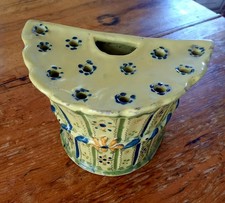 Ancien pique-fleurs céramique