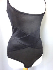 Body gainant sous poitrine sculptant sans bonnet Taille L FR42 US10 UK14 EUR40