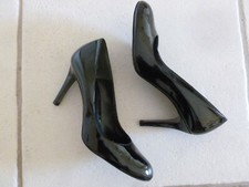 SUPERBES ESCARPINS MARQUE " MINELLI " CUIR VERNIS NOIR T.40 ETAT NEUF