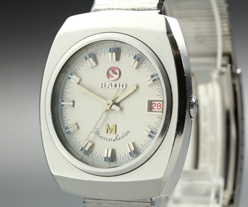 Presque comme neuve montre - *presque,
