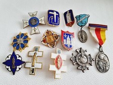 ANCIENNE BROCHE MEDAILLE RELIGIEUSE EMAILLE LOT DE 12 MEDAL 