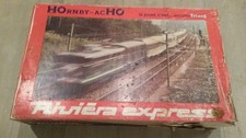 Coffret Hornby HO Riviera Express complet CC7121 + rame 5 wagons