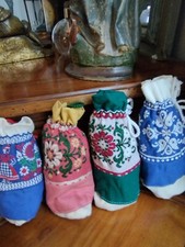 Petit sac/étui/bourse/pochon ancien en tissu broderie fleurs et personnages 