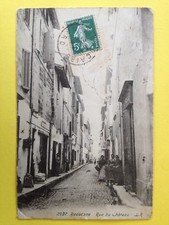 cpa de 1909 BEAUCAIRE Gard Rue du CHÂTEAU Animés Enseigne "Café au Lait"