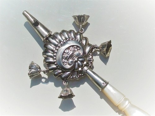 Beau hochet siffleur ancien - hochet,
