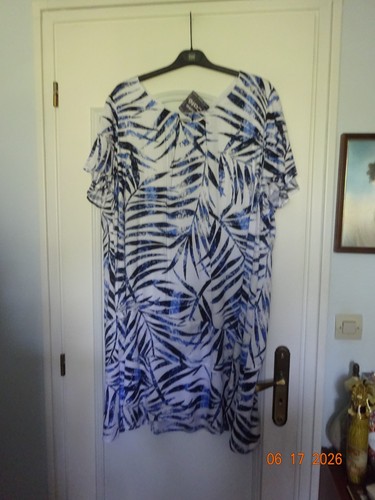 Robe neuve marque - 52, "pause