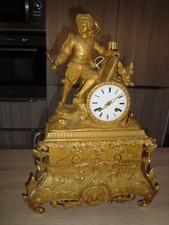 Pendule de Paris Bronze laiton doré. Mecanisme balancier à fil