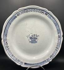 Plat ancien cul noir décor