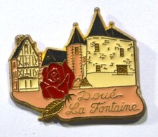 Pin's DOUE LA FONTAINE 49 MAINE ET LOIRE MARTINEAU