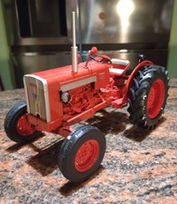 tracteur valmet 565 1/16 universal hobbies