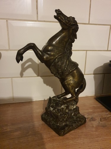 Sculpture cheval regule - en,