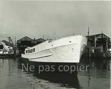 BATEAU vers 1960 thonier timonerie 2 photos  RICHARDS Tacoma USA chantier naval