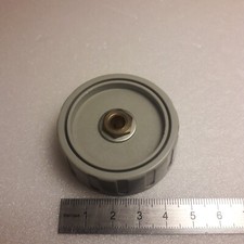 1 Bouton potentiomètre axe 6mm collier de serrage.D50mmH18mm.Plastique.