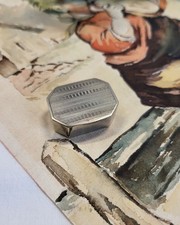 Petite BOITE à PILULES en