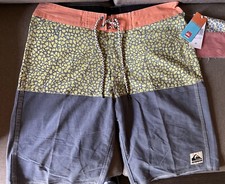 Mens Quiksilver Boardshorts Size 32 Sample