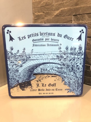 Boite biscuits anciene en - boite, à
