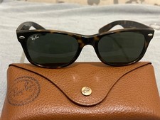 Lunettes de soleil. Ray-Ban