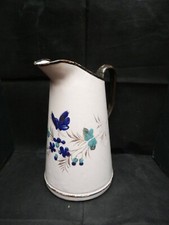 Broc Ancien en Tôle Emaillée