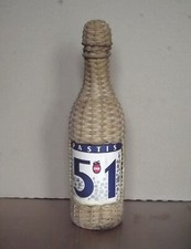 Bouteille Pastis 51 avec tressage rotin et osier des années 60