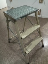 Escabeau 3 marches en métal