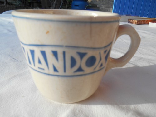 Tres ancienne grande tasse - tres,