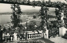 *14766 cpsm 06 Nice - Vue prise entre les Pergolas fleuries