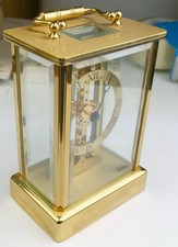 Charmante pendule dans le