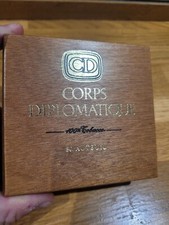 Ancienne boite à cigares CORPS DIPLOMATIQUE en bois - TBE